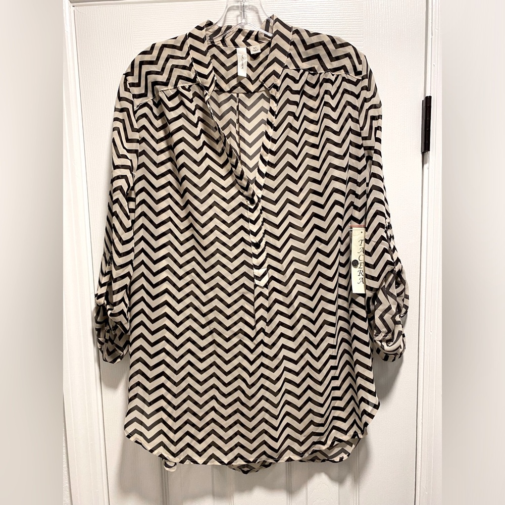 NWT Tacera sheer blouse XL